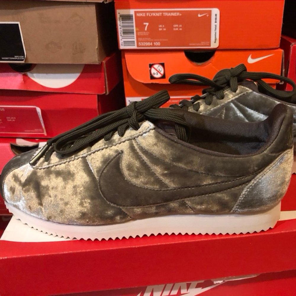 Nike Velvet Cortez